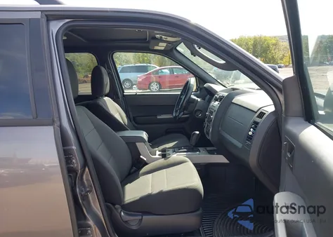 2010 Ford Escape Xlt z USA, uszkodzony, nr VIN 1FMCU9DG7AKD31754